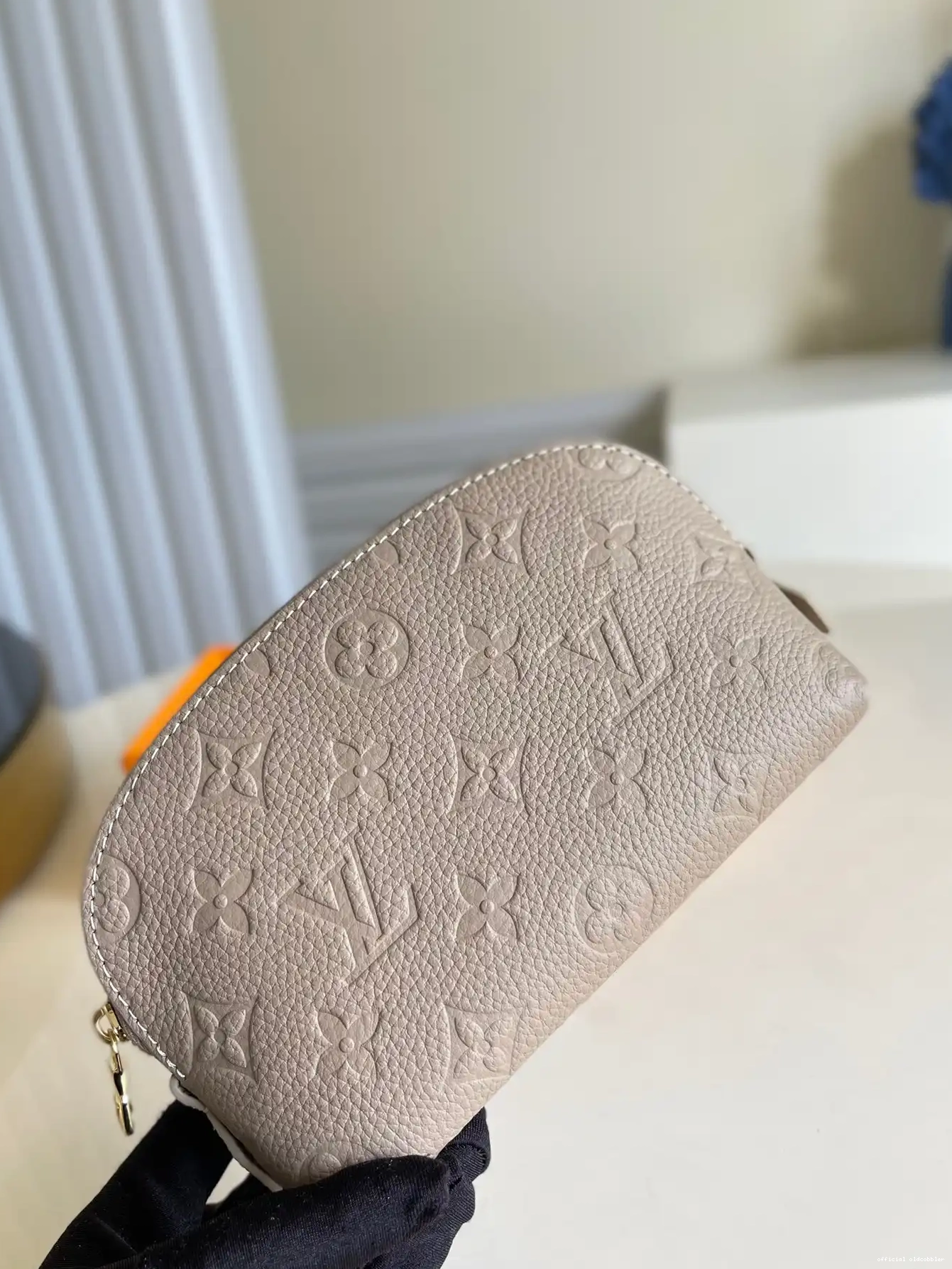 POUCH COSMETIC VUITTON LOUIS 0607